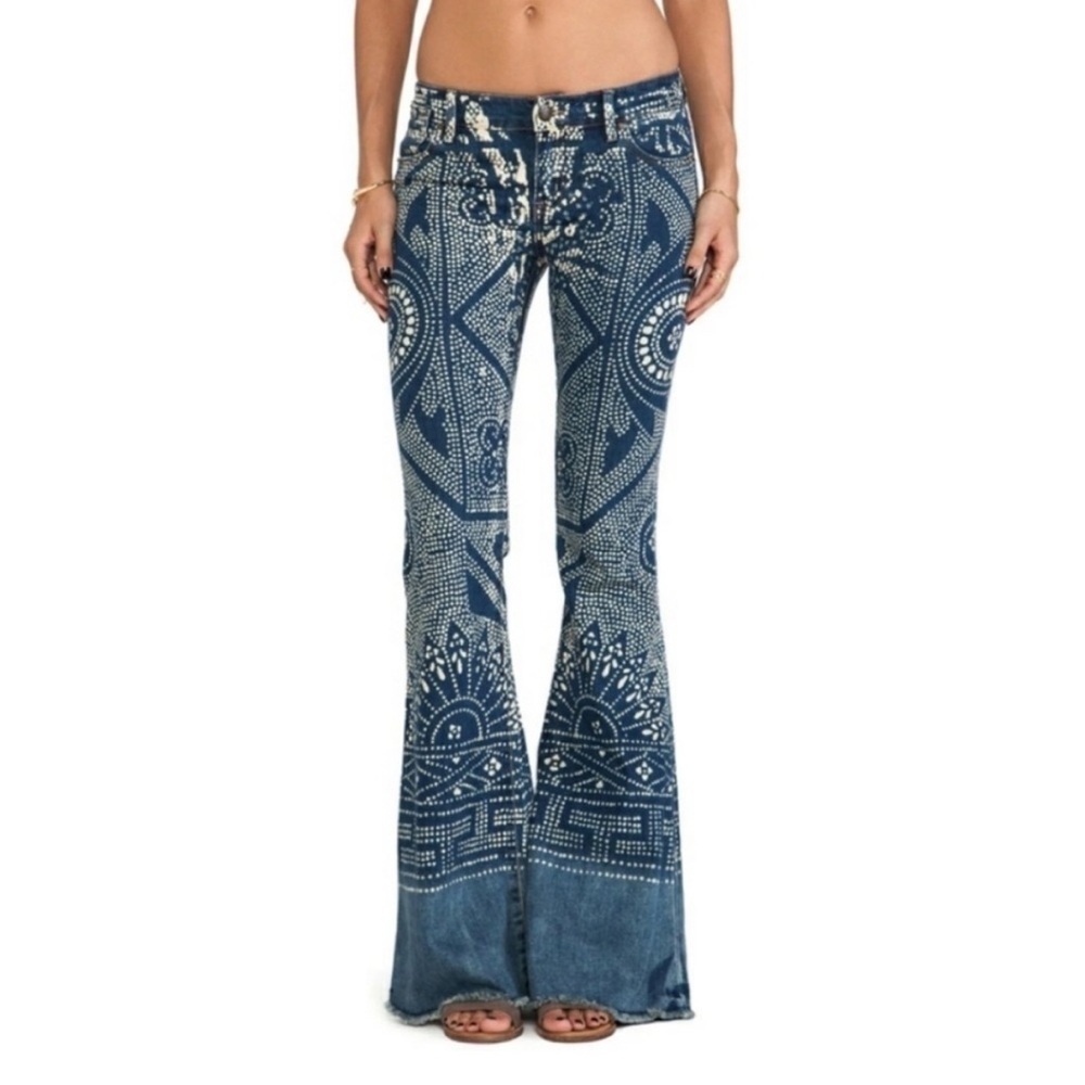 Free People Discharge Bali Bleached
Flared bell bottoms jeans pants size 27